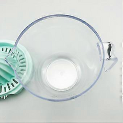 Manual Citrus Juicer with Measuring Jug – 250ml Handheld Fruit Squeezer for Lemons, Limes & Oranges