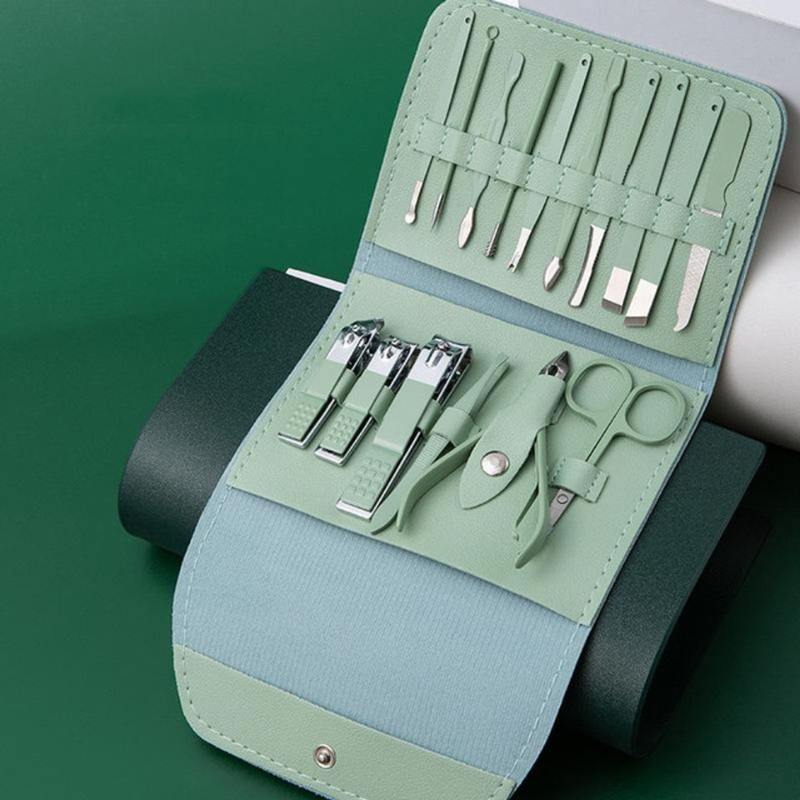 16-Piece Manicure & Pedicure Nail Clipper Set with Travel Case – Professional Grooming Kit
